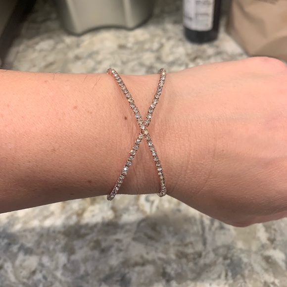 ROSE GOLD CRIS CROSS BRACELET - Picture 2 of 7
